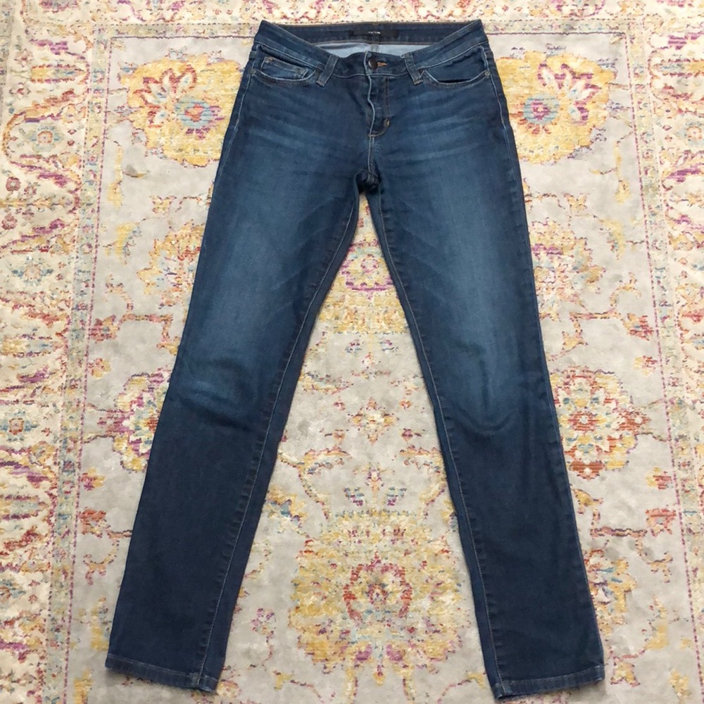 Previously loved Joe’s Jeans - Honey size 26